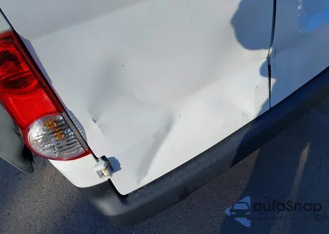 2015 Nissan Nv200 2.5S/2.5Sv z USA, uszkodzony, nr VIN 3N6CM0KN4FK713489